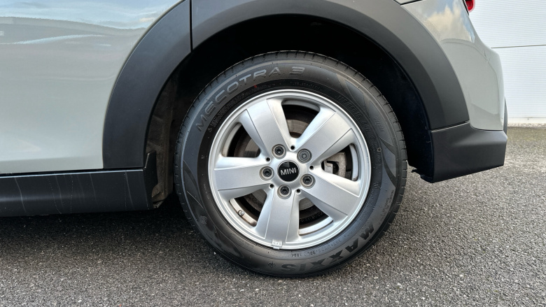 MINI Hatchback 1.5 Cooper Classic 5dr Petrol Hatchback